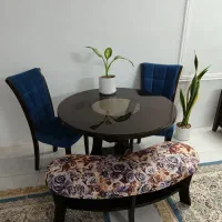 میز نهار خوری ۴ نفره تمیز و شیک ــ **فروش فوری**
