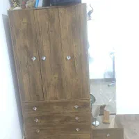 کمد و آینه قدی