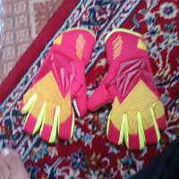 دستکش دروازه بان|ورزشهای توپی|اقبالیه, |دیوار