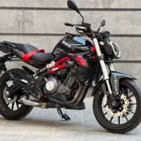 بنلی ۳۰۰ ۴۰۲ با لوازم