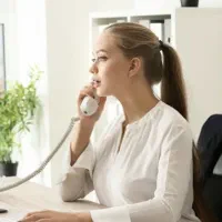 منشی شرکت راه و ساختمان