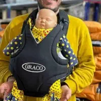 آغوشی نوزادی