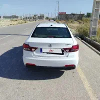 ماشین تمیز تمیز یک دست