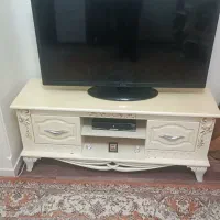 تلویزیون نو ۴۲اینج همراه با میز تلویزیون