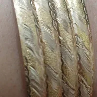 مقداری طلای نو ۱۵۰ بالای تابلو