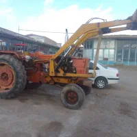 تراکتور رومانی با بیل جلو