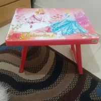 میز تحریر کودک و عروسک سگ و جاروبرقی|اسباب و اثاث بچه|مشکیندشت, |دیوار