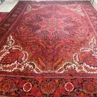 فرش دستبافت و یک عدد تخت و آینه قدی|فرش|تهران, شکوفه (عبدل آباد)|دیوار