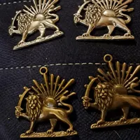 شیر خورشید دوتا سفید ودوتاطلایی با ۲عددمهربرنجی|کلکسیون اشیاء عتیقه|تهران, شهرک غرب|دیوار