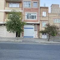 طبقه دوم لوکس با بهار خواب و حیاط پشت بام