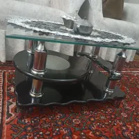 سه عدد میز شیشه ای جلو مبلی