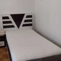 تخت یک نفره همراه با تشک