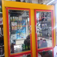 یخچال ویترینی مغازه ب علت تغییر شغل به فروش می رسد