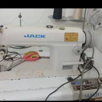 یک عدد چرخ خیاطی جک و یک پاکدوزی پروانه