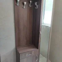 جاکفشی جالباسی ایستاده