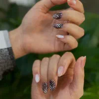 مدل کاشت ناخن بصورت رایگان|خدمات آرایشگری و زیبایی|لاهیجان, شیشه گران|دیوار