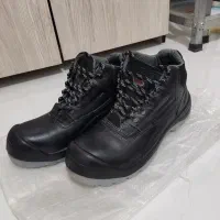 کفش کار و کفش کتونی