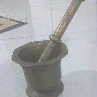 هاونگ برنجی قدیمی. بخاطرنیازم دومیلیون ارزون کردم|کلکسیون اشیاء عتیقه|رشت, سعدی (تختی)|دیوار