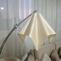 آباژور ایستاده