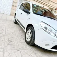 رنو ساندرو کم‌ یاب