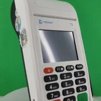 کارمند حرفه ای کار با سیستم خانم