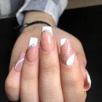 کاشت ناخن ۲۰۰کاشت مژه ۲۰۰ آموزش ۴۰۰۰|خدمات آرایشگری و زیبایی|خرم‌آباد, |دیوار