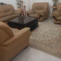مبل ۷ نفره چرمی همراه جلومبلی و دو عسلی