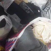 چند کیسه لباس تمیز و سالم