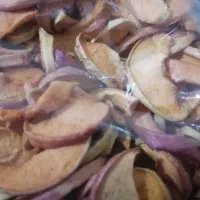 آلوچه برگه سیب و گلابی و ترشیجات|خوردنی و آشامیدنی|تربت‌حیدریه, شهرک ولیعصر|دیوار