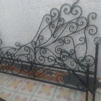 تخت خواب فلزی سالم به علت کم بود جا