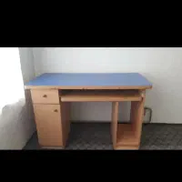 میز کامپیوتر سالم و تمیز