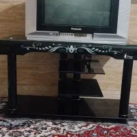 تلویزیون ومیز