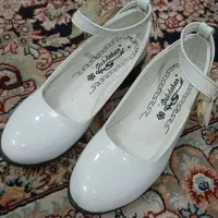 کفش مجلسی بسیار نو تمیز در حد نو|کفش و لباس بچه|قائم‌شهر, |دیوار