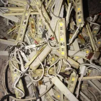 لامپ ال ای دی بلوکی  تعداد بالا|لامپ و چراغ|شاهین‌شهر, شهرک گلدیس|دیوار