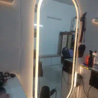 صندلی اریشگاه .روپوش. پلاستیک در مغازه و آکوریم