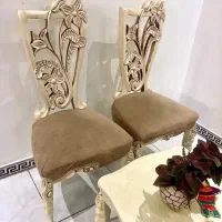 دوتا صندلی میزبان رنگ نسکافه ای بایک عددجلومبلی