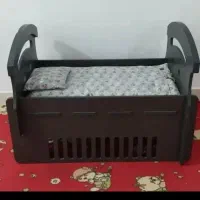 تخت کودک کنار مادر