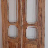 درب قدیمی چوبی