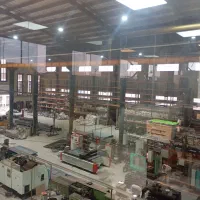 1 نفر فرز کار cnc و 1 نفر نیروی فنی