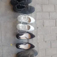 کفش فروشی پاشنه بلند زنانه  دست دوم وکیف زنانه