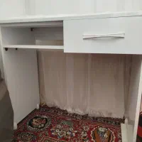 میز|آرایشگاه و سالنهای زیبایی|کاشمر, |دیوار