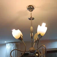 لوستر و آویز اتاق