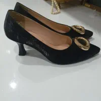 یک جفت کفش  زنانه شماره 40