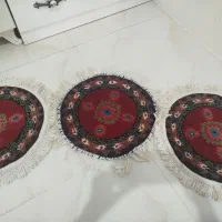 سه عدد فرش گرد