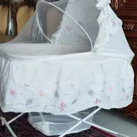 گهواره‌ نوزاد، سیسمونی، تخت نوزاد