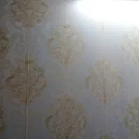 کاغذ دیواری زرد طلایی گلدار
