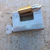 قفل کتابی
