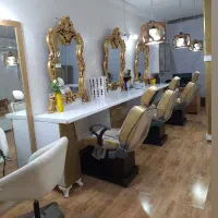 فروش تجهیزات ارایشگاه زنانه و امتیاز ب صورت رایگان|آرایشگاه و سالنهای زیبایی|محمدشهر, همایون ویلا|دیوار