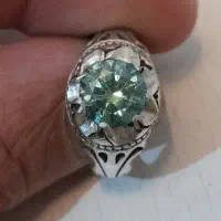 الماس موزانایت