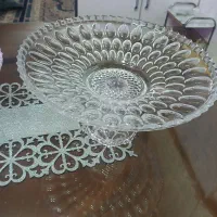 میو ه خوری و شیرینی خو ری